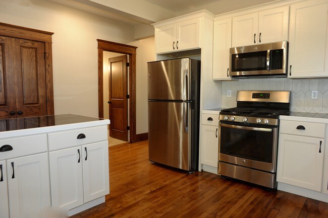 Building Photo - 1136 Sibley St NW