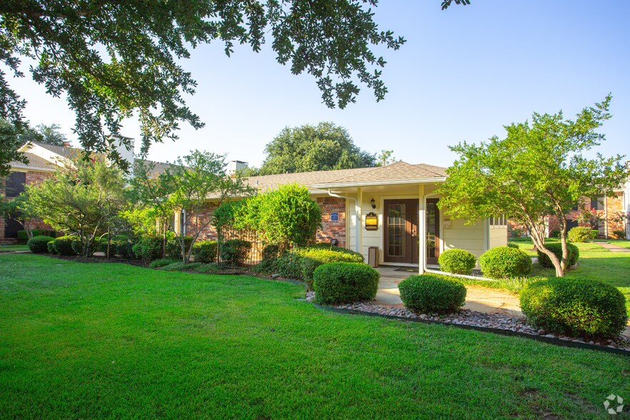 Stonegate Apartments 2521 Wolford St McKinney TX 75071 Apartment Finder