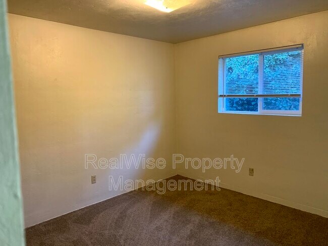 Building Photo - 801 Ashland St