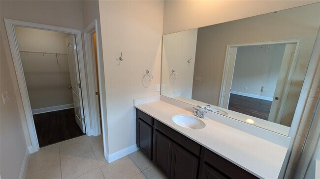 Building Photo - 584 Scotia Pl