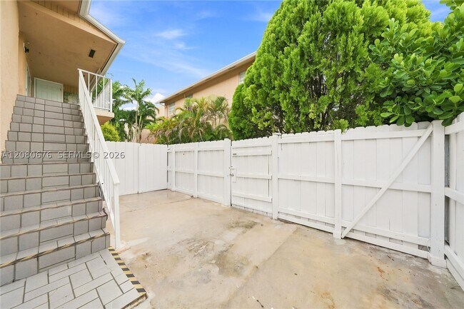 Building Photo - 8410 SW 154th Cir Ct