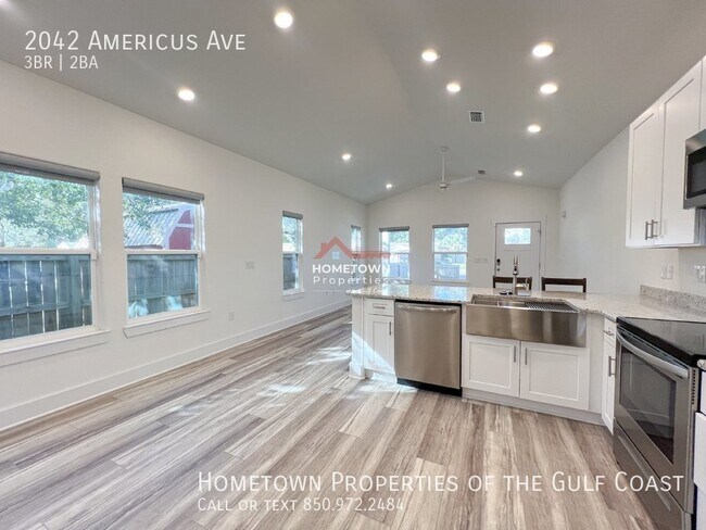 Building Photo - 3-Bedroom Home Minutes from NAS Pensacola