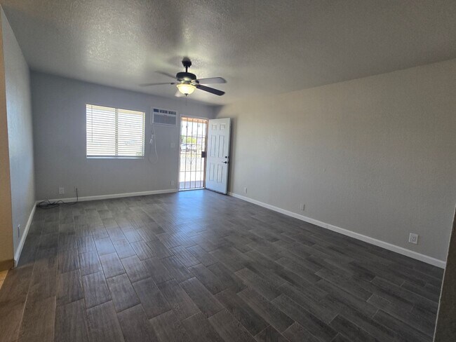 Building Photo - 2 BR 1 BA available now