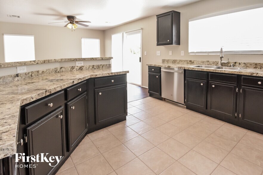 Building Photo - 613 Belsay Castle Ct