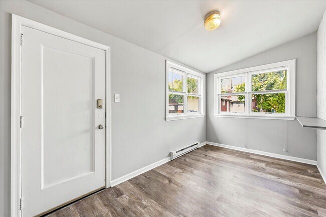 Building Photo - Student Rental next to WCU Campus | 3 Bed Single Family Home w/ Covered Front Porch, Yard & Basem...