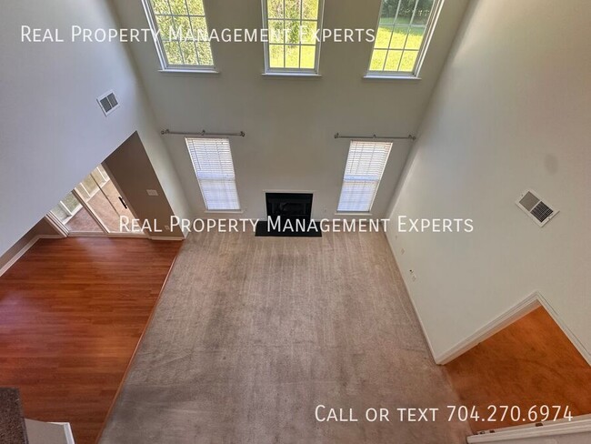 Building Photo - 9902 Redbud Tree Ct