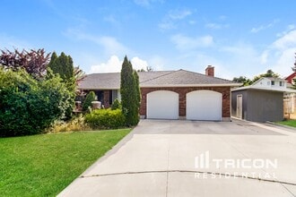 Building Photo - 1425 E 2400 N