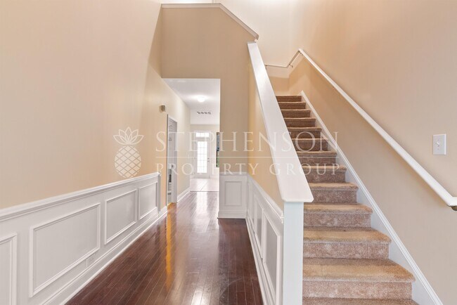 Building Photo - 405 Abbeydale Way