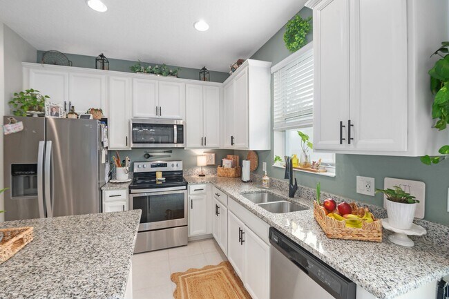 Building Photo - Sanford - 3 Bedroom, 2.5 Bathroom - $2,245.00