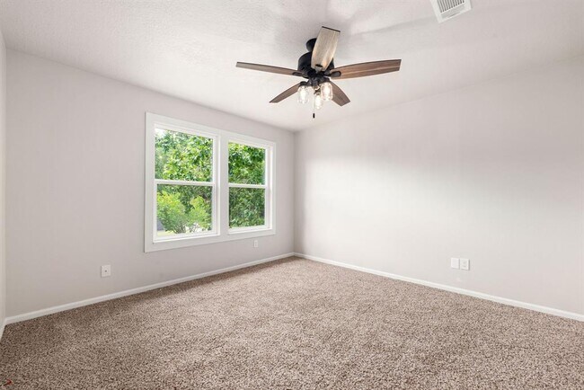 Building Photo - 90 W High Oaks Cir