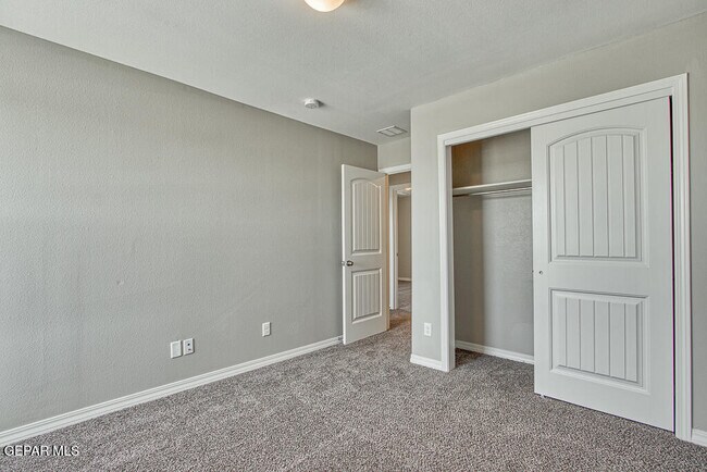 Building Photo - 14945 Tierra Haven Ave