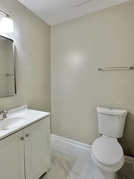 Building Photo - 3756 Vanderwood Dr