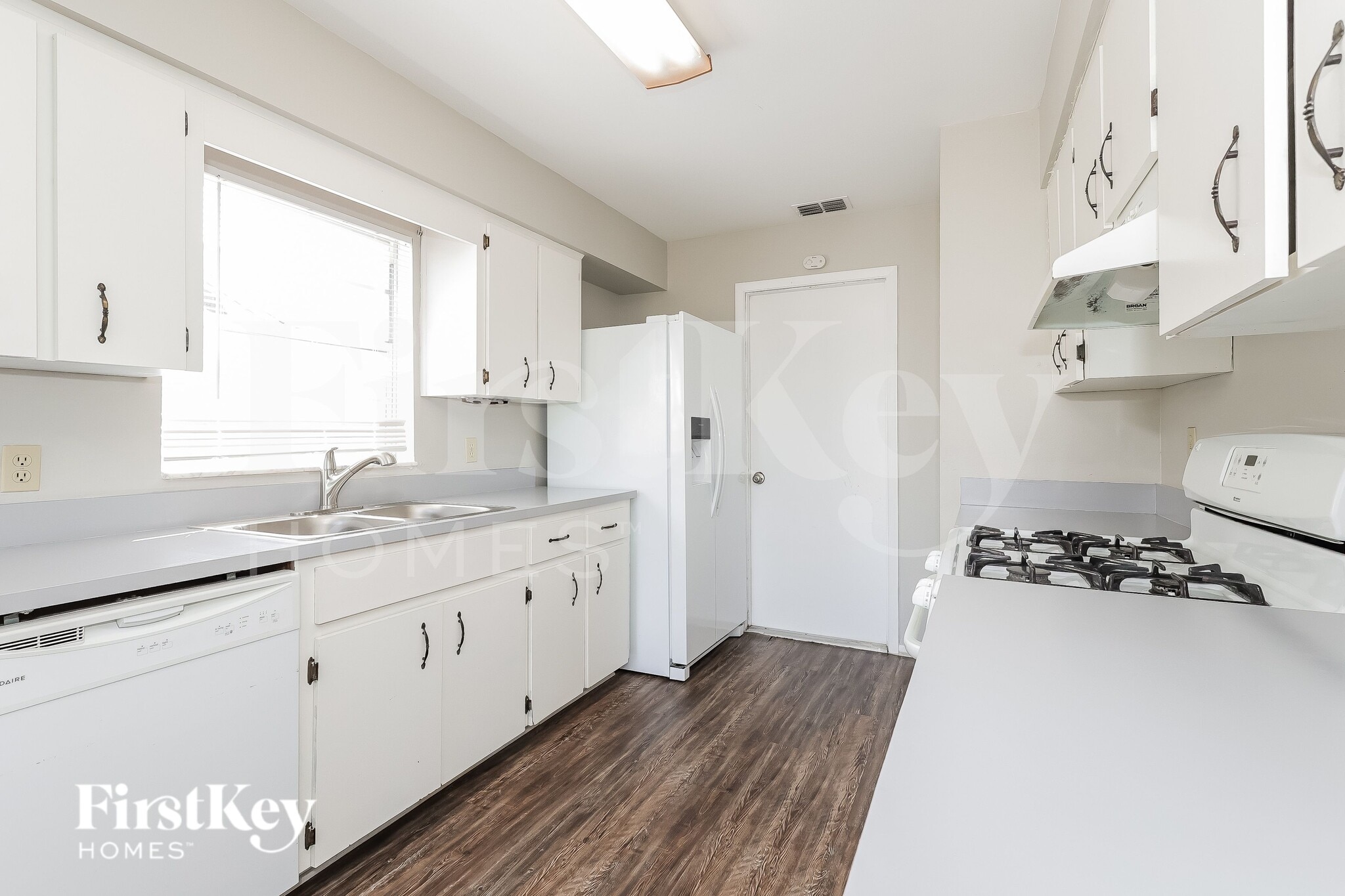 Building Photo - 1095 Sunshine Way SW