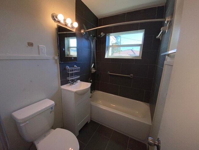 Building Photo - 110 Old Spanish Trail