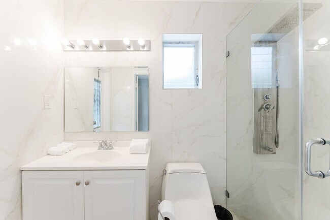 Building Photo - 4017 Monroe St