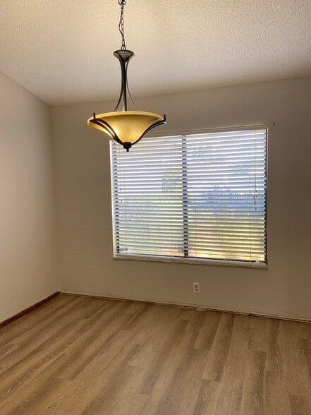 Building Photo - 1090 Condor Pl