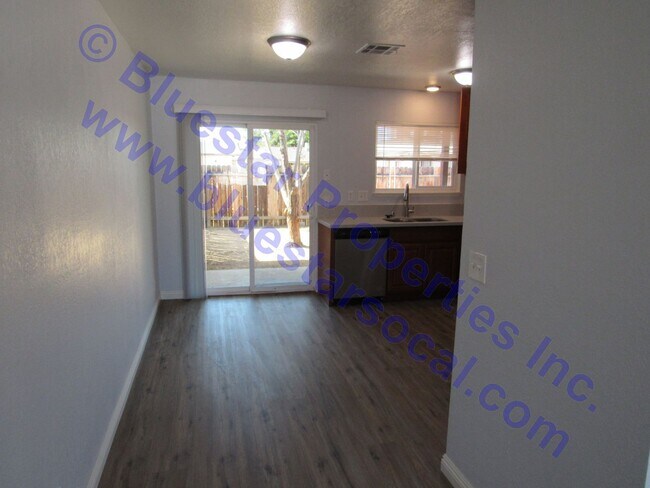 Building Photo - 12652K