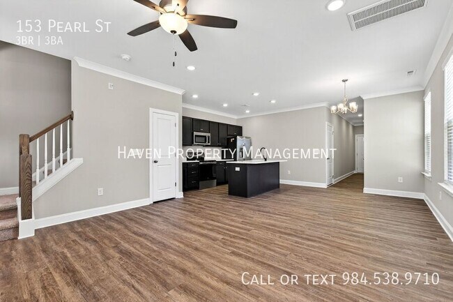 Building Photo - 153 Pearl St