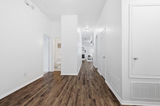 Building Photo - 2825 Saddlebred Trail