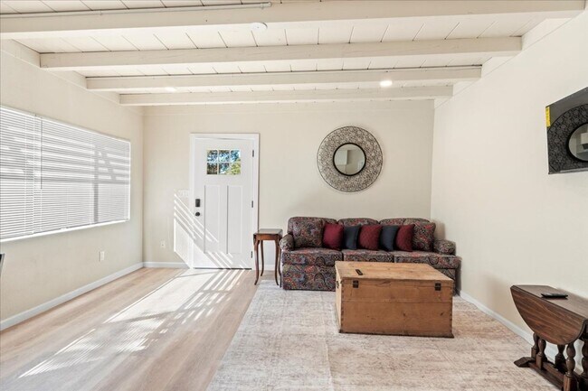 Building Photo - 272 W Carmel Valley Rd