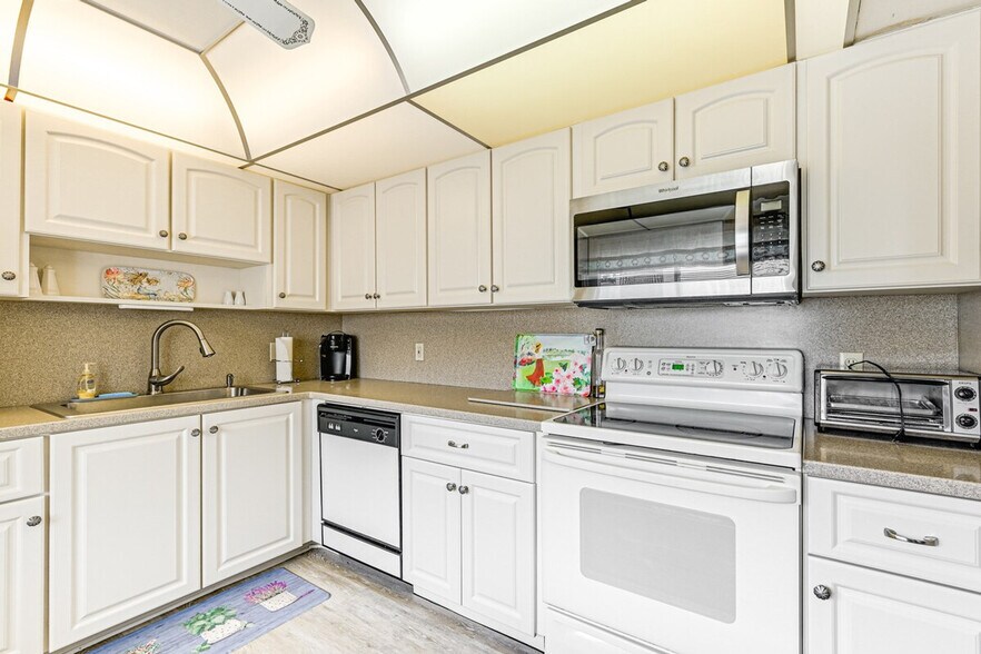 Building Photo - 432 Teryl Rd