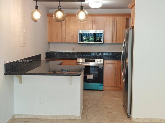 Building Photo - 255 Poinciana Island Dr