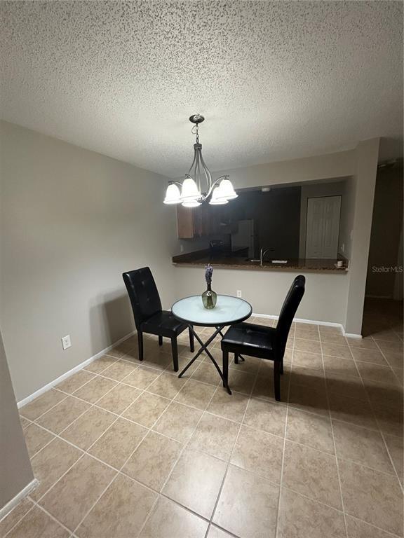 Building Photo - 636 Kenwick Cir