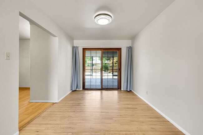 Building Photo - 4220 Edwinstowe Ave
