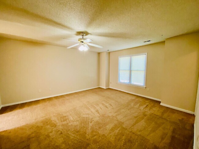 Building Photo - Beautiful and Spacious 3bdrm/2.5bth Home Conveniently Located in Chesterfield County!!