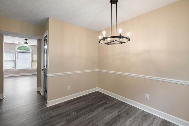 Building Photo - 4071 Hidden Hollow Dr