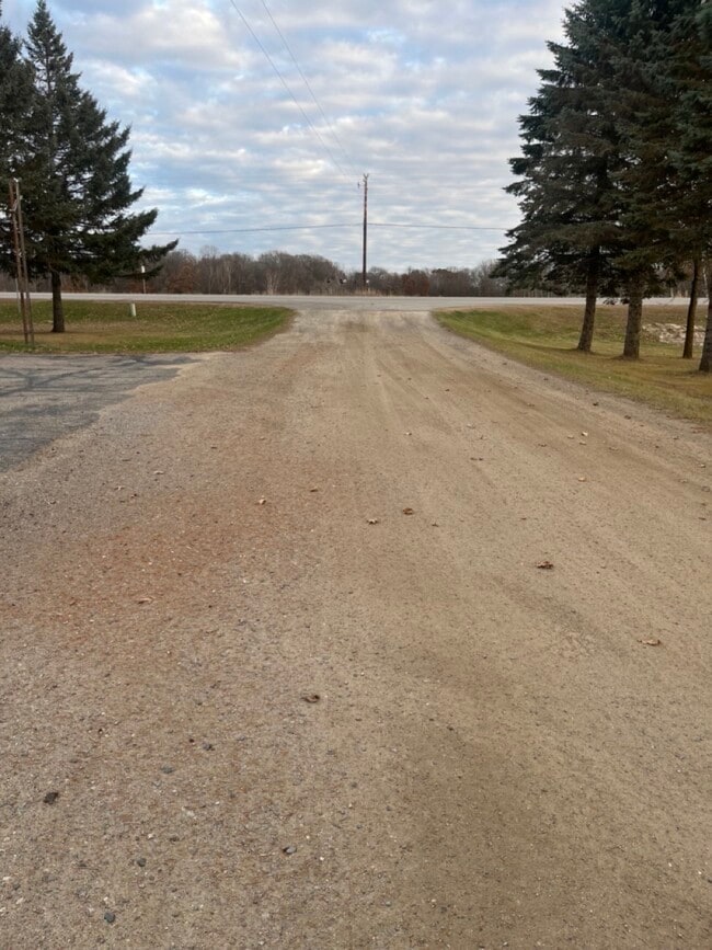 Building Photo - 809 County Rd 2 S