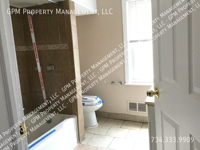 Building Photo - Dearborn Heights Colonial