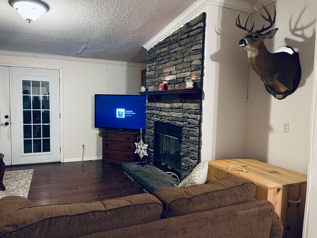 Building Photo - 294 Oscar Weeks Rd