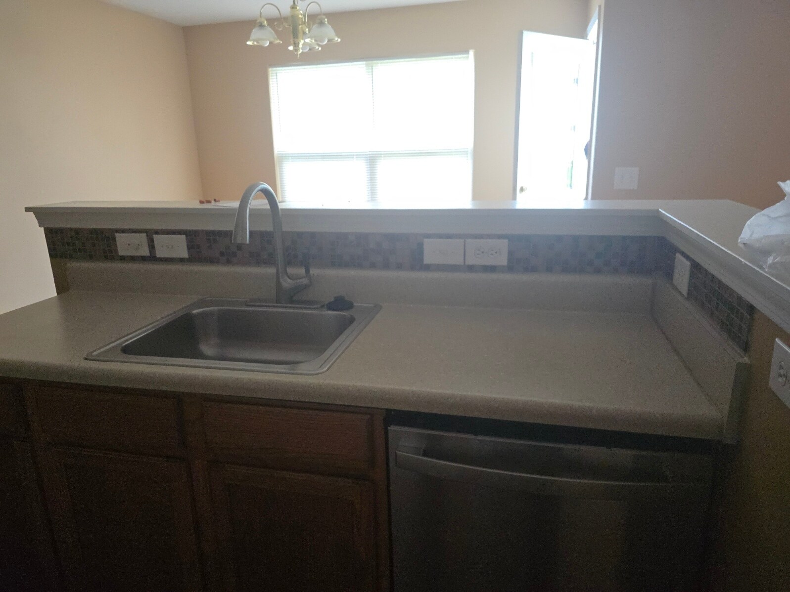 Kitchen sink - 6434 Ziegler Ln