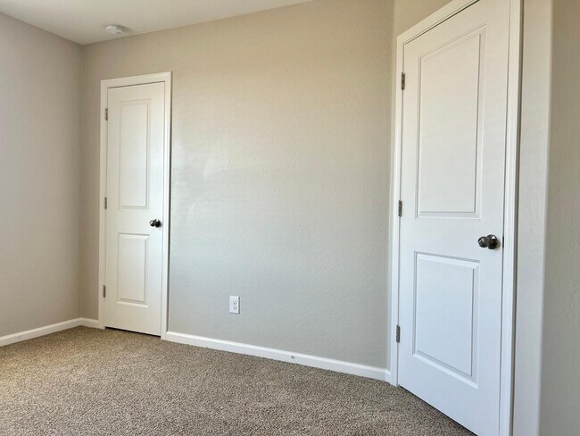 Building Photo - 1660 S Wooten St