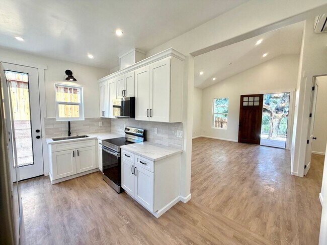 Building Photo - New Modern Farmhouse Cottage Coming Soon!