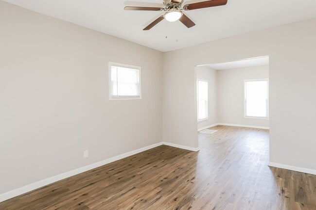 Building Photo - 2316 Delavan Ave