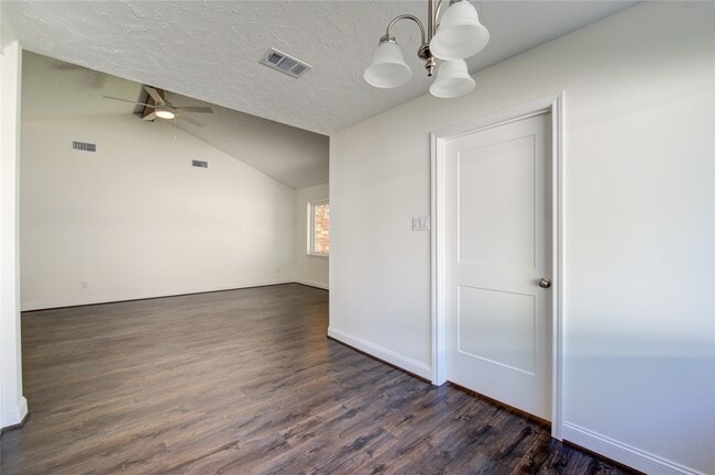 Building Photo - 11511 Brook Meadows Ln