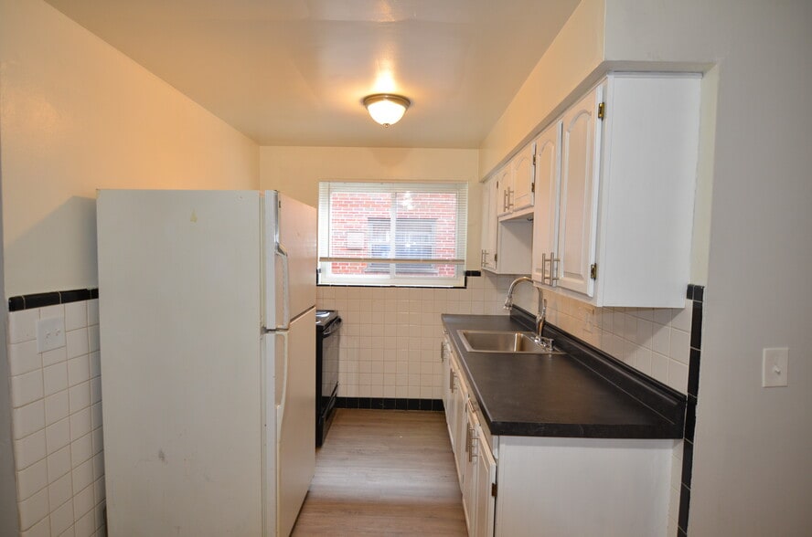 Building Photo - 6420 Fairhurst Ave