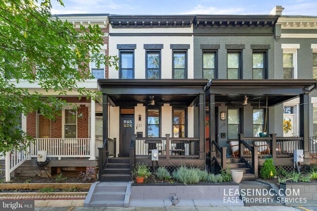 Primary Photo - 121 15th St SE