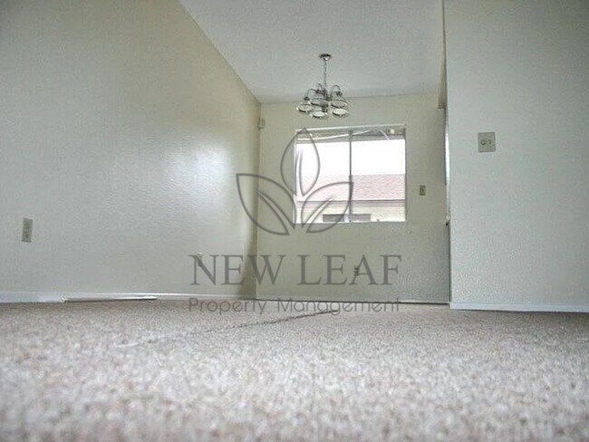 Building Photo - Charming 2-Bedroom Condo in North Pomona – Prime Location!