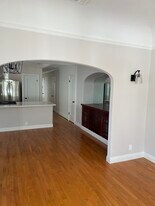 Building Photo - 845 N Kilkea Dr
