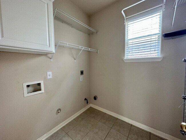 Building Photo - 6811 Sable River Ct