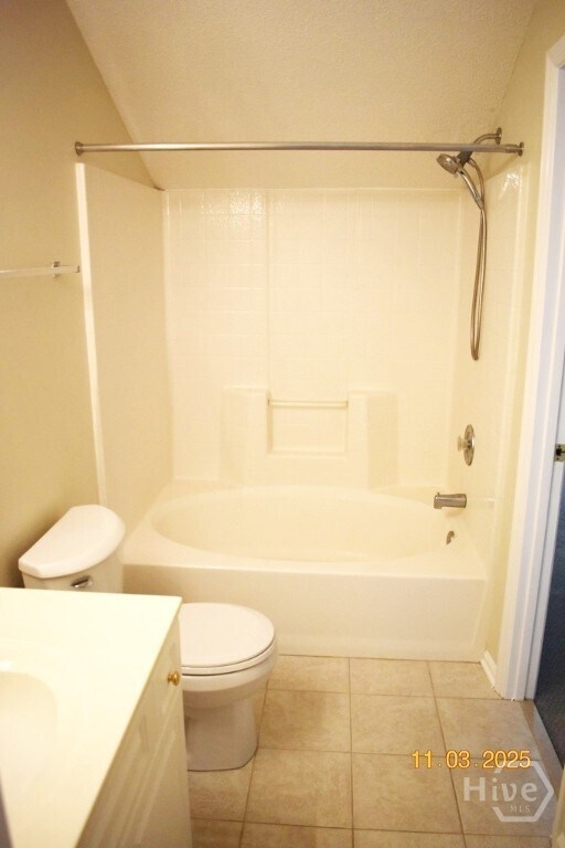 Building Photo - 10 Piper's Pond Ln