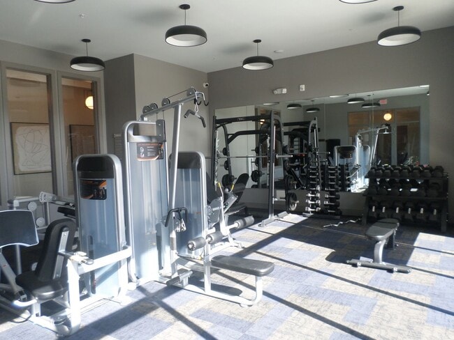 Building Photo - 6935 70th Ct