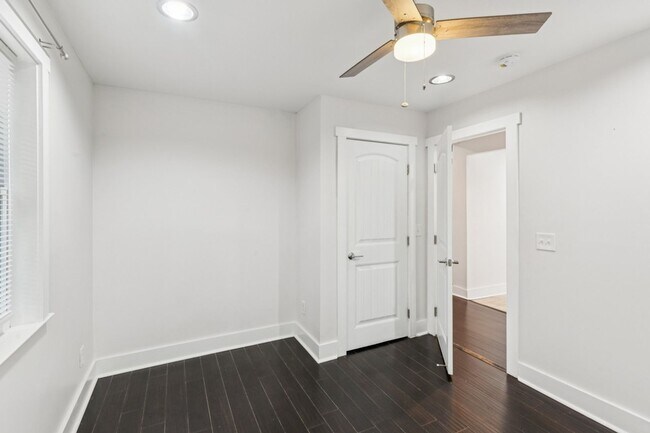 Building Photo - North Nashville Bungalow