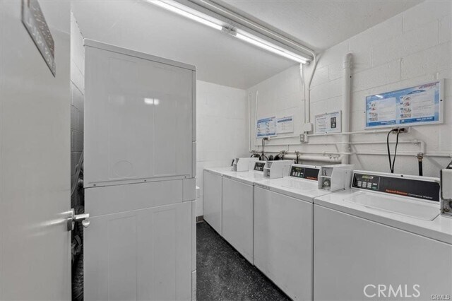 Building Photo - 6542 Ocean Crest Dr