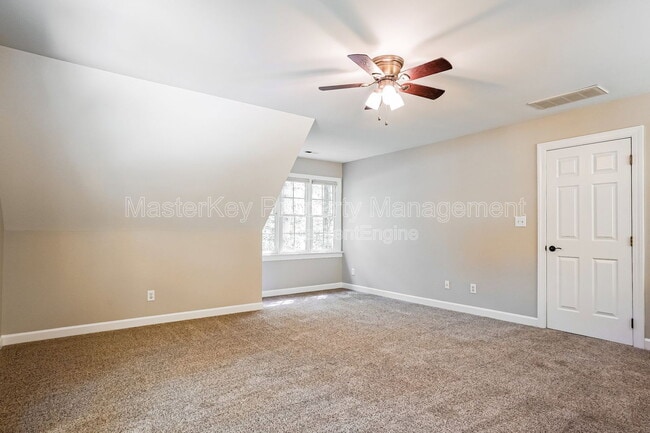 Building Photo - 2304 Knoll Ridge Ln