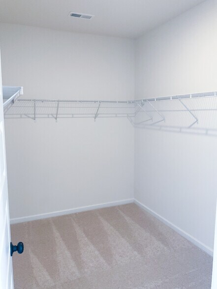 Building Photo - 627 Mountaintop Rd SW