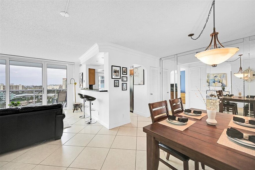 Building Photo - 2715 N Ocean Blvd